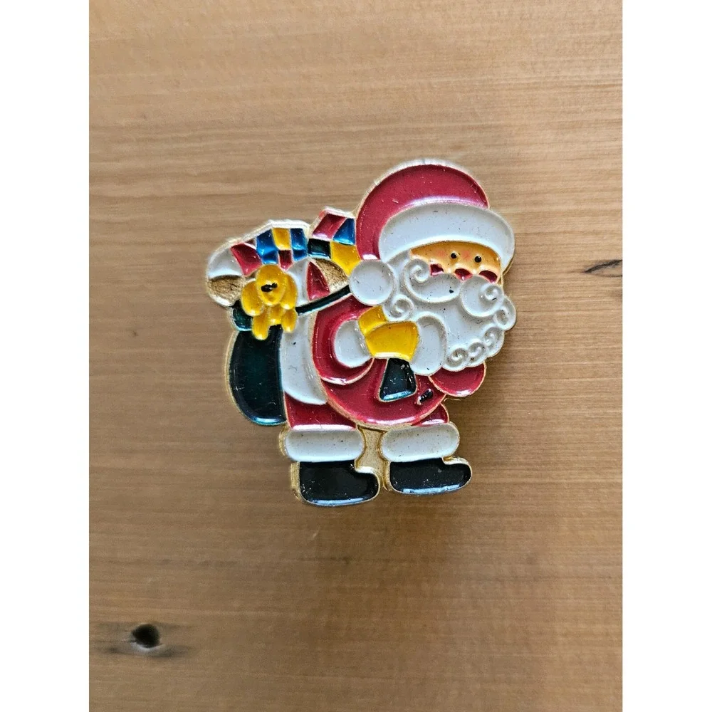 Vintage‎ Christmas Santa Gold Tone Red White Enamel Brooch Pin Super Cute!